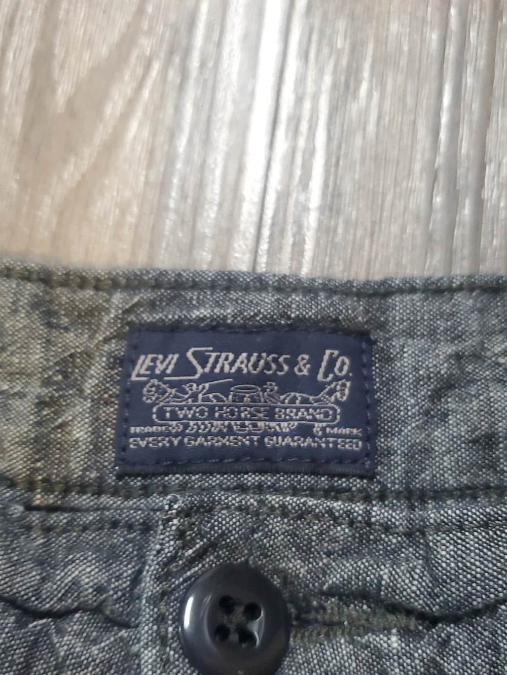 Levi's Men's Gray Flat-Front Casual Shorts